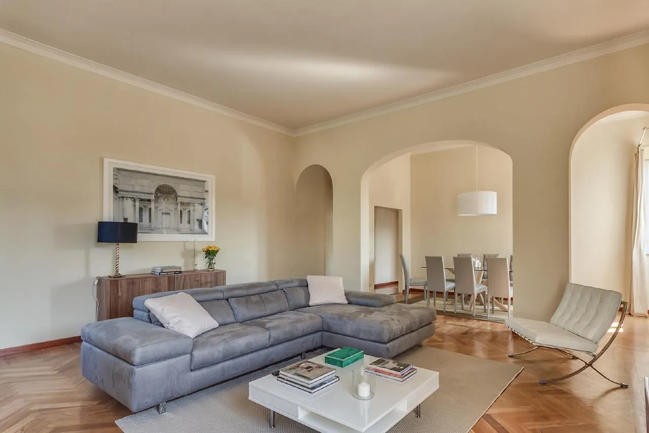 Lungarno Apartment Italy