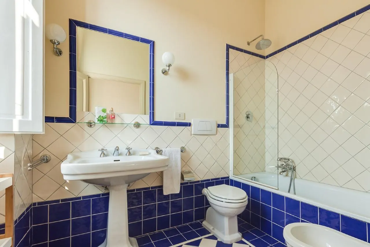 Lungarno Apartment Italy