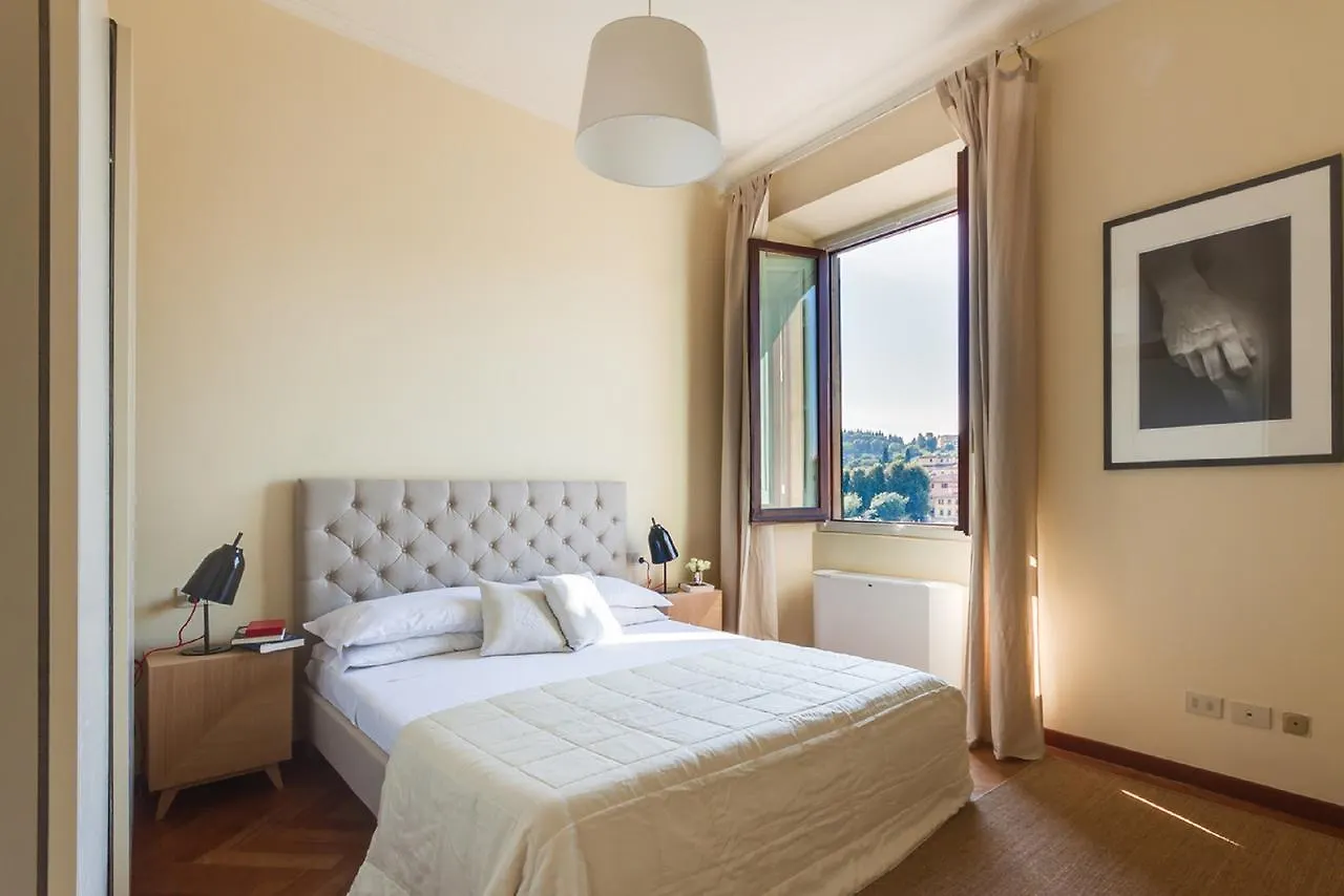 Lungarno Apartment